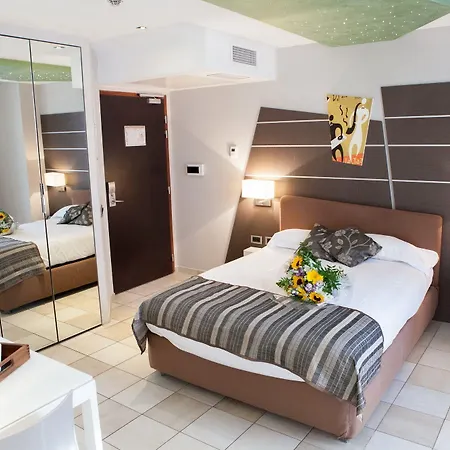 D'elsa Апарт-отель Жуан-ле-Пен