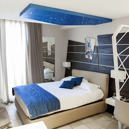 מלון דירות D'elsa 3*